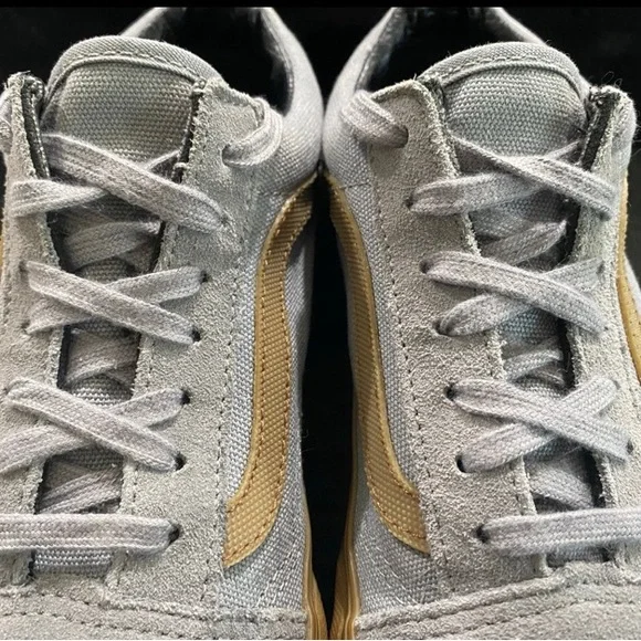 Gray and brown vans - Picture 4 of 9